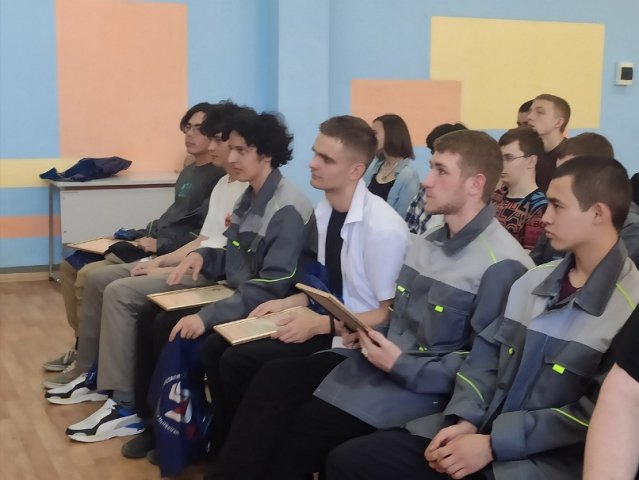  Собрание групп студентов, обучающихся по направлению "Тепло- и электроэнергетика"